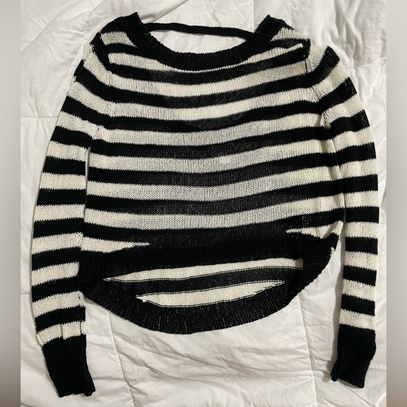 Bisou Bisou long sleeve knit sweater size XS - Picture 3 of 5